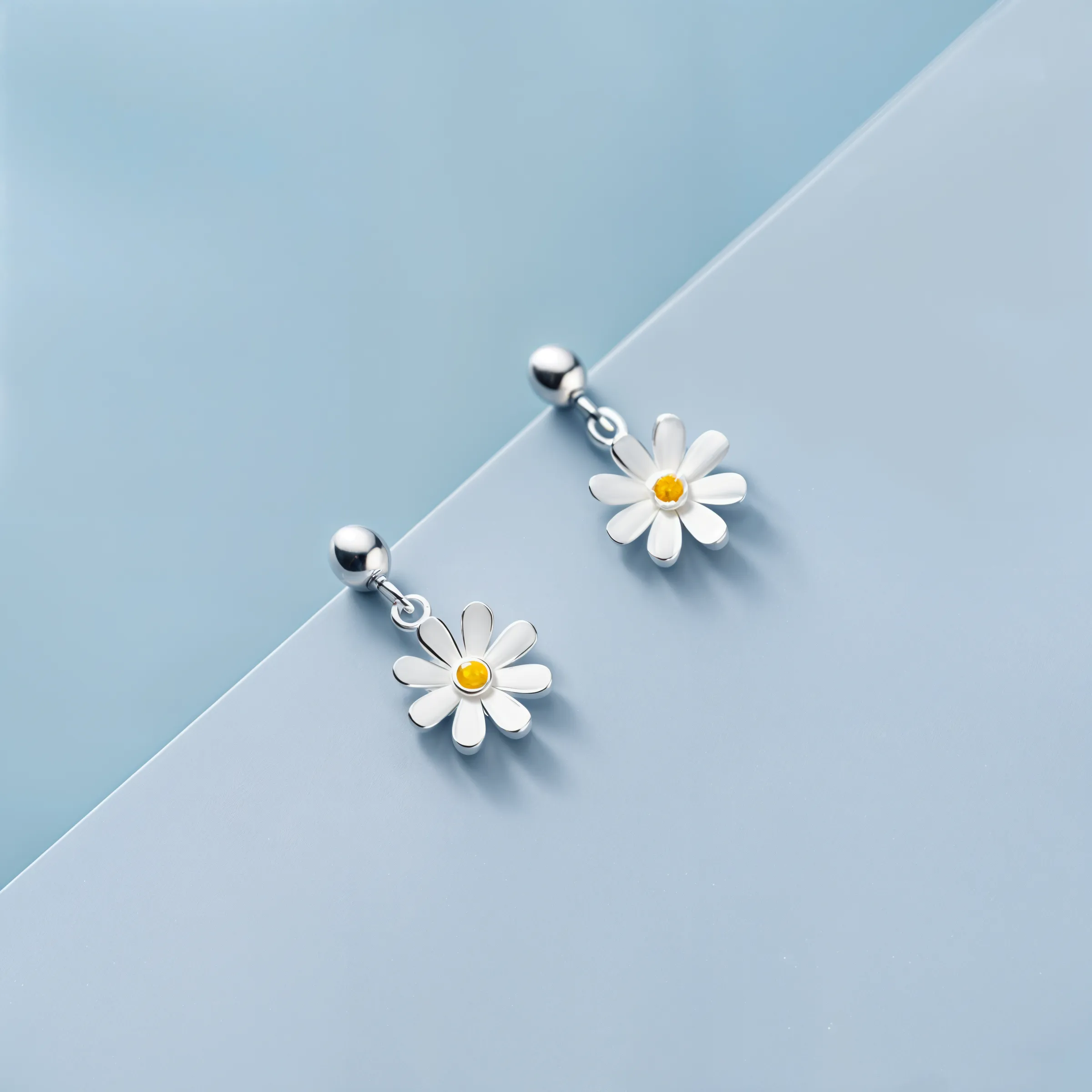 Breezy Daisy Minimal Drop Studs