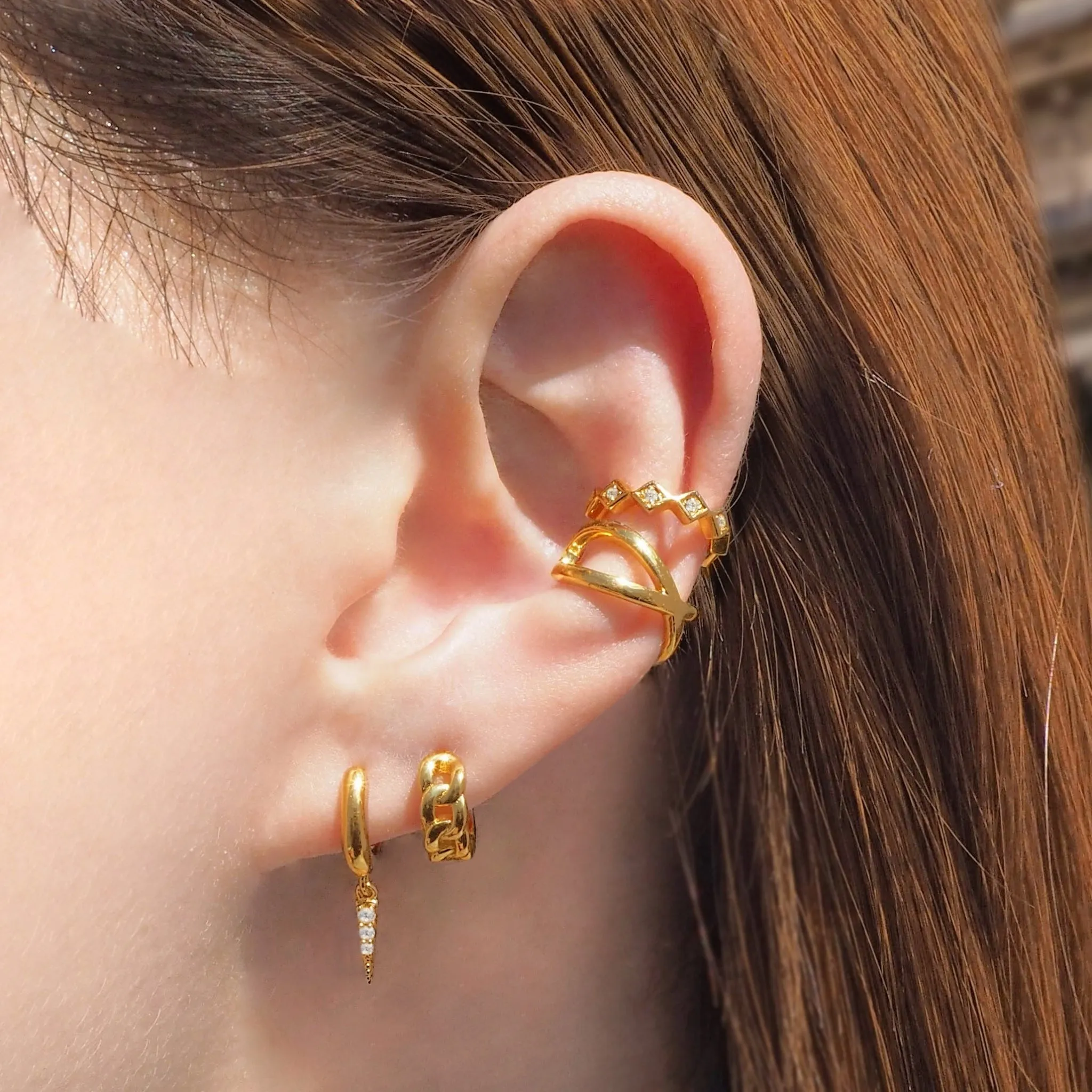 Minimal Chain Huggie Hoop Earrings