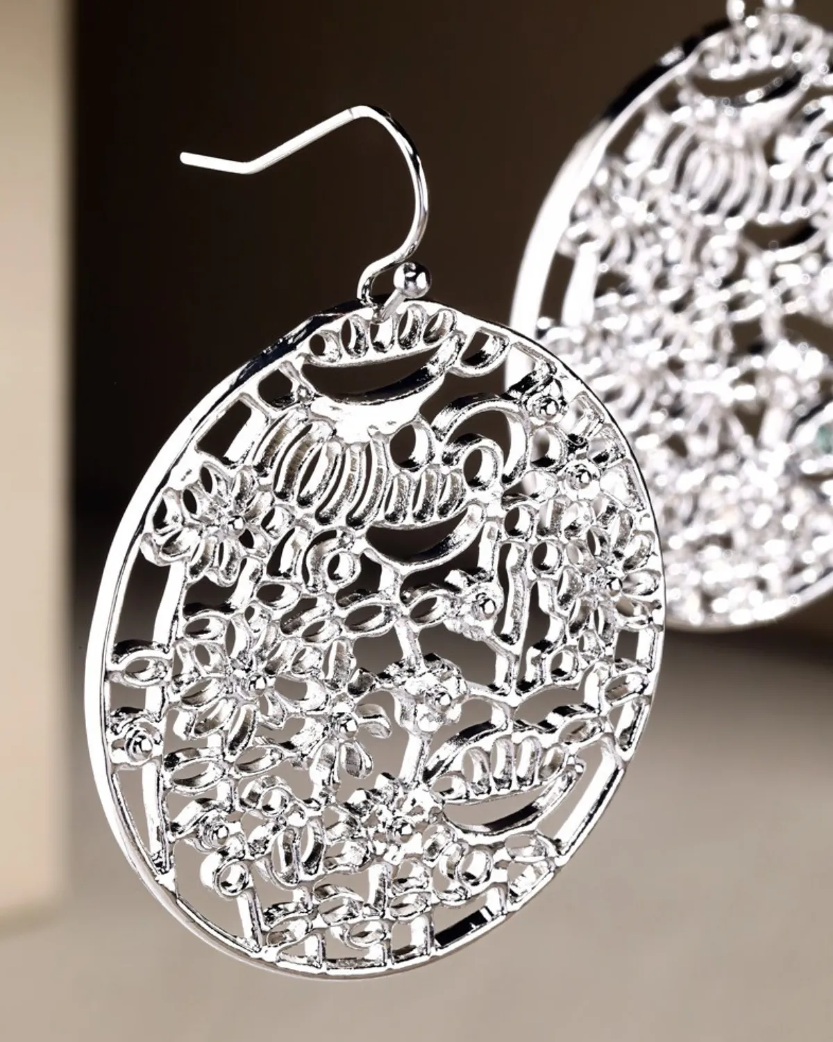 Urbanista Abstract Filigree Circle Earrings - Bo1he3562